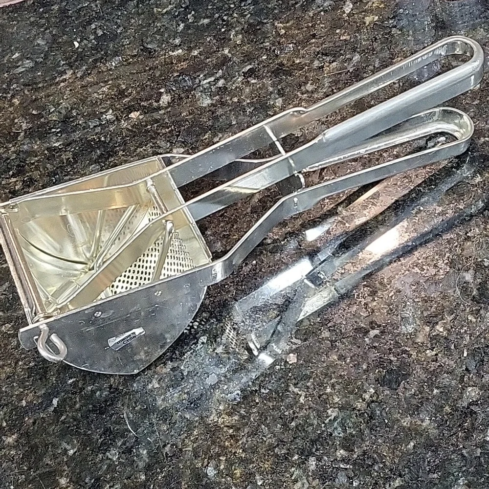 Metal Vegetable Ricer Masher  Hand Held - Picture 5 of 6